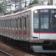 この電車は、各駅停車　元町・中華街行きです。
