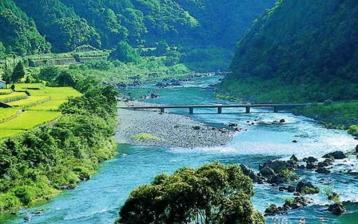 に の の 川 流れ よう 川の流れのように :